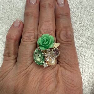 Elegant Green Floral Statement Ring